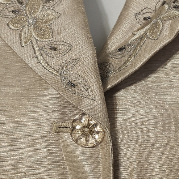Le Suit 2 Piece Embroidered Jacket and Pants Set Size 6 NWT - Picture 10 of 16